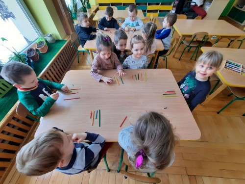 Od najkrótszego do najdłuższego - układanie patyczków