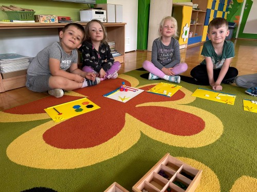 Wakacyjne krajobrazy z darów Froebla