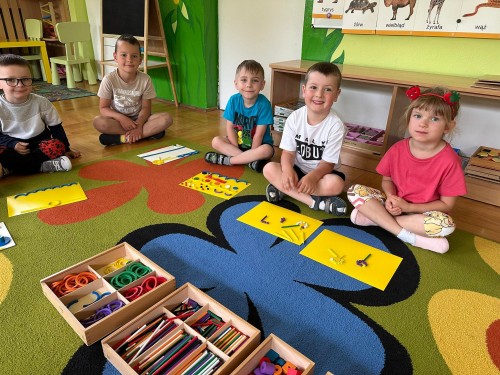 Wakacyjne krajobrazy z darów Froebla