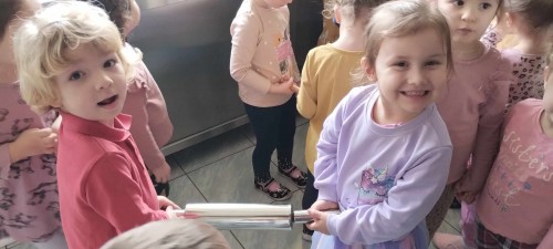 Żabki z wizytą w kuchni